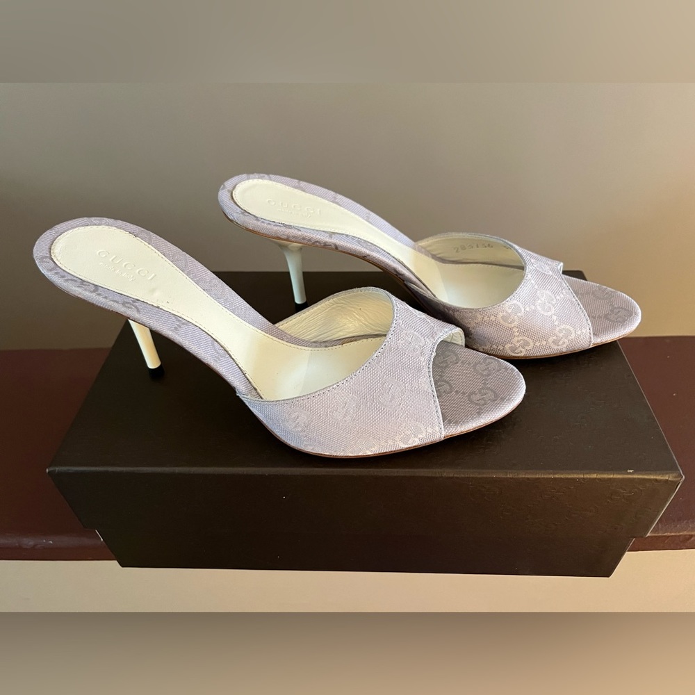Gucci slides lavender GG canvas Brand New with original box! Never been worn!